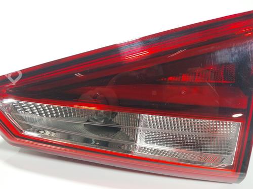 right-tailgate-light-seat-arona-kj7-kjp-2017-32988240 main image