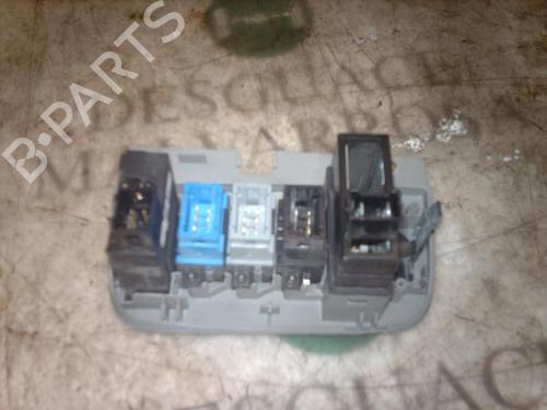 Left front window switch RENAULT SCÉNIC I MPV (JA0/1_, FA0_) 1.9 dCi RX4 | BP3749162I27 