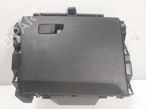 Used Glove box RENAULT CAPTUR II (HF_) LPG (HFMT) (101 hp) 17384569