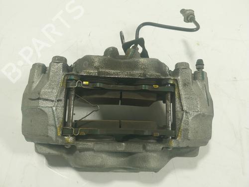 Used Right front brake caliper Right front brake caliper TOYOTA HILUX VIII Pickup (_N1_) 2.4 D 4WD (GUN125_, GUN125R) (150 hp) 18261496 18261496