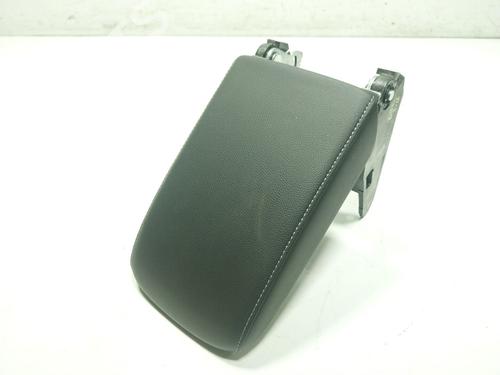 Used Armrest / Center console Armrest / Center console VW TIGUAN (AD1, AX1) 2.0 TDI (150 hp) 30684234 30684234