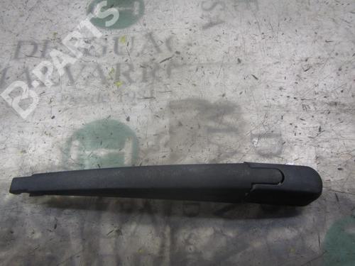 Used Back wipers mechanism Back wipers mechanism TOYOTA RAV 4 II (_A2_) 2.0 D 4WD (CLA20_, CLA21_, CLA20R, CLA21R) (116 hp) 3825712 3825712