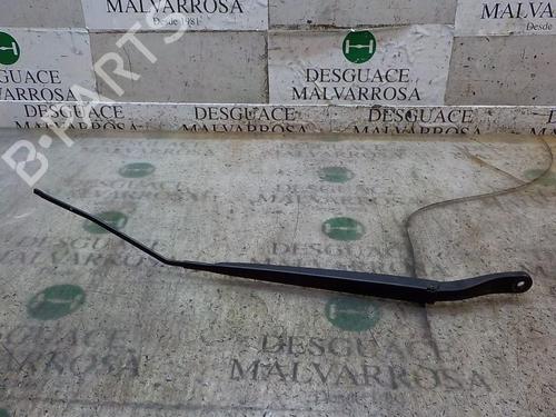 Used Front windshield wiper arm Front windshield wiper arm RENAULT MEGANE III Grandtour (KZ0/1) 1.5 dCi (KZ09, KZ0D, KZ1G, KZ29, KZ14, KZ1W, KZ10, KZ1F,... (110 hp) 3851112 3851112
