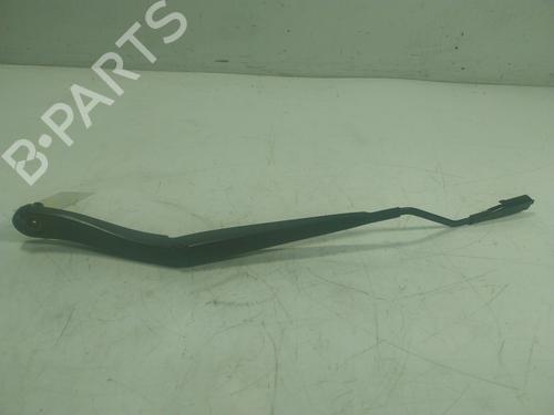 Used Front windshield wiper arm Front windshield wiper arm 16871121 16871121