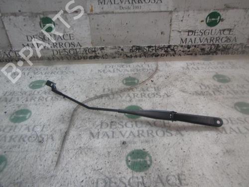 Used Front windshield wiper arm Front windshield wiper arm 3826648 3826648