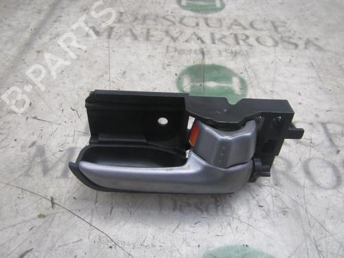 Used Front right interior door handle Front right interior door handle SUZUKI SWIFT III (MZ, EZ) 1.3 DDiS (RS413D) (69 hp) 3836969 3836969
