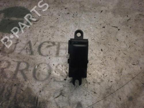 Used Right front window switch NISSAN PRIMERA Hatchback (P12) 2.2 Di (126 hp) 3785773