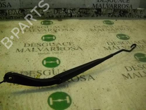 Used Front windshield wiper arm Front windshield wiper arm RENAULT MEGANE II (BM0/1_, CM0/1_) 1.5 dCi (BM1E, CM1E) (106 hp) 3786617 3786617