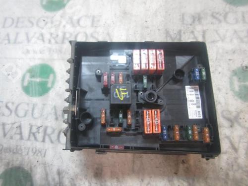 Used Fuse box Fuse box VW GOLF V (1K1) 2.0 TDI 16V (140 hp) 3832655 3832655