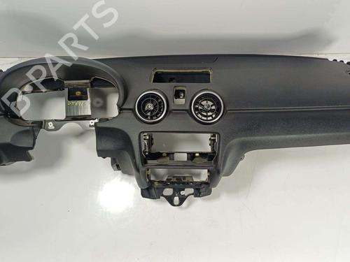 Instrumentbræt Instrumentbræt AUDI A1 (8X1, 8XK) 1.6 TDI (105 hp) 39698421 39698421