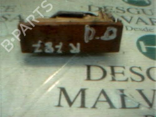 Used Right front indicator Right front indicator RENAULT RAPID Box Body/MPV (F40_, G40_) 1.6 D (F404) (55 hp) 3740984 3740984