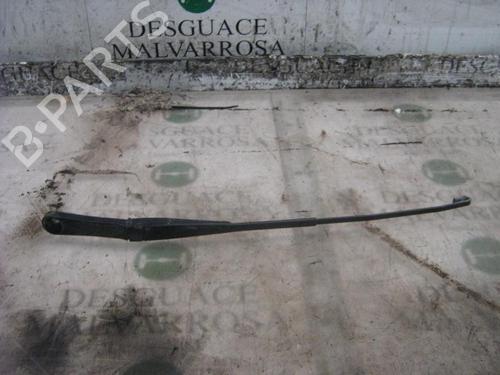 Used Front windshield wiper arm Front windshield wiper arm ALFA ROMEO 166 (936_) 2.4 JTD (936A2A__) (136 hp) 3748943 3748943