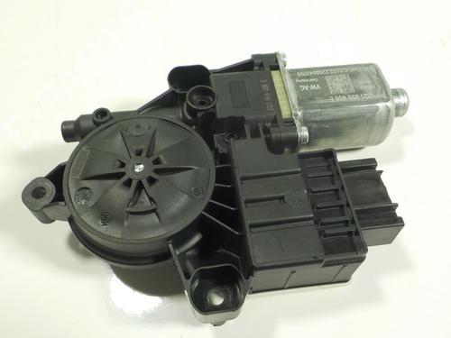 Used Right rear window motor Right rear window motor SEAT ARONA (KJ7, KJP) 1.0 TSI (110 hp) 15368997 15368997