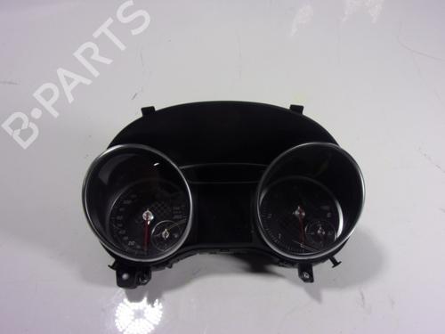 Used Instrument cluster Instrument cluster 10691867 10691867