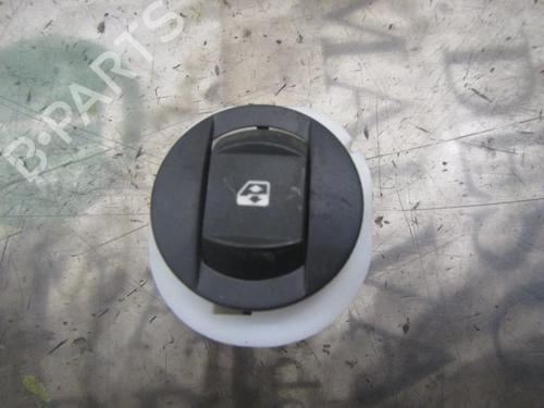 Used Right front window switch RENAULT CLIO III (BR0/1, CR0/1) 1.2 16V (BR02, BR0J, BR11, CR02, CR0J, CR11) (75 hp) 3828263