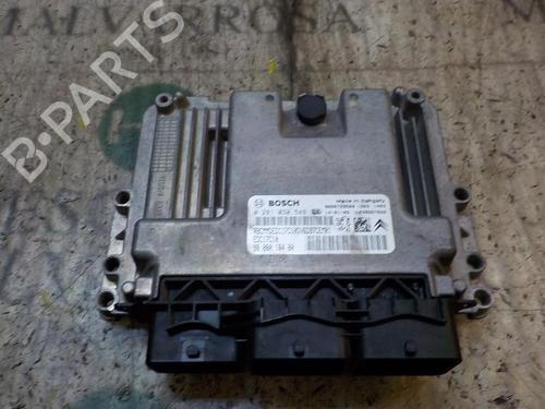 Used Engine control unit (ECU) Engine control unit (ECU) PEUGEOT 308 II (LB_, LP_, LW_, LH_, L3_) [2013-2021] 3858982 3858982
