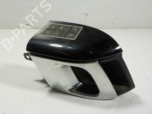 Used Front left interior door handle Front left interior door handle LAND ROVER RANGE ROVER SPORT II (L494) 3.0 SDV6 4x4 (306 hp) 13515077 13515077
