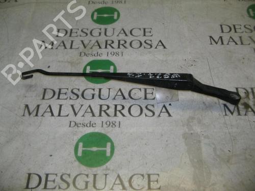 Used Front windshield wiper arm Front windshield wiper arm 3737170 3737170