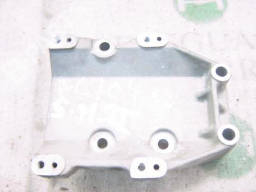 Used Engine mount Engine mount ALFA ROMEO 147 (937_) 1.6 16V T.SPARK ECO (937.AXA1A, 937.BXA1A) (105 hp) 9086619 9086619