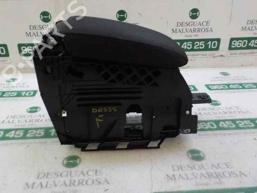 Used Armrest / Center console Armrest / Center console VW SCIROCCO III (137, 138) [2008-2018] 7152366 7152366