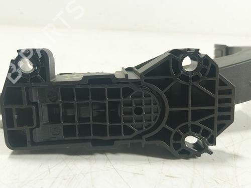 Pedal PEUGEOT 2008 II (UD_, US_, UY_, UJ_, UR_, UC_) 1.2 PureTech 100 (USHNK) | BP27468015I4
