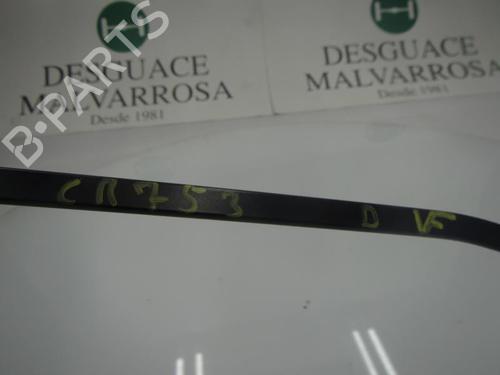 Used Front windshield wiper arm Front windshield wiper arm FORD FIESTA VI (CB1, CCN) 1.4 TDCi (70 hp) 3825646 3825646