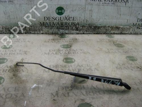 Used Front windshield wiper arm CITROËN XSARA Coupe (N0) 1.6 16V (109 hp) 3743436