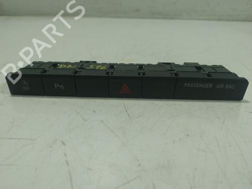 Used Warning switch Warning switch VW T-CROSS (C11, D31) 1.0 TSi (116 hp) 17960771 17960771