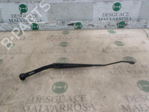 Used Front windshield wiper arm MAZDA 6 Saloon (GG) [2002-2008]  3799873
