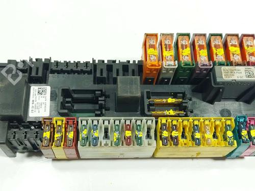 Used Fuse box Fuse box 37148716 37148716