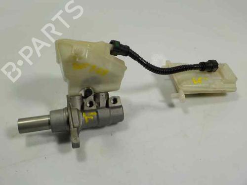 Used Brake master cylinder Brake master cylinder PEUGEOT 308 II (LB_, LP_, LW_, LH_, L3_) [2013-2021] 7036125 7036125