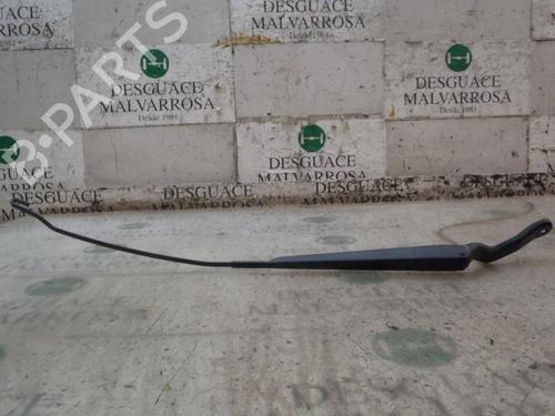 Used Front windshield wiper arm Front windshield wiper arm 4008259 4008259