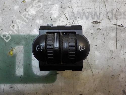 Used Electronic module Electronic module VW GOLF VI (5K1) 1.6 TDI (90 hp) 3858473 3858473