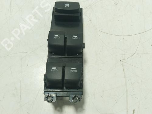 Used Left front window switch HYUNDAI i30 (GD) 1.4 (99 hp) 30926339