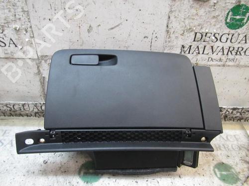 Porta-luvas Porta-luvas AUDI A1 Sportback (8XA, 8XF) 1.0 TFSI (95 hp) 4011258 4011258