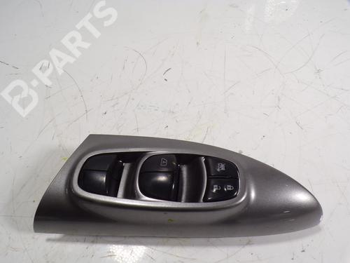 Used Left front window switch Left front window switch NISSAN JUKE (F15) 1.5 dCi (110 hp) 9154241 9154241