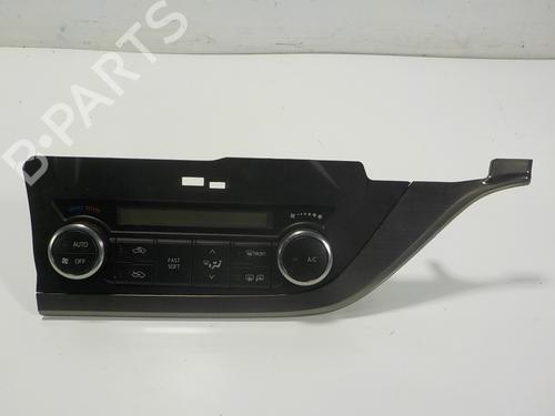 Used Climate control TOYOTA AURIS (_E18_) 1.4 D-4D (NDE180_, NDE180R) (90 hp) 13371867