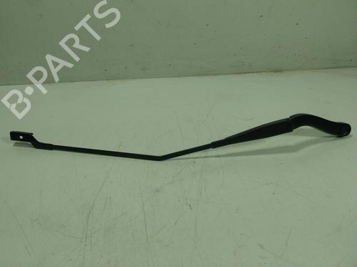 Used Front windshield wiper arm RENAULT TRAFIC III Van (FG_) [2014-2025]  23841229