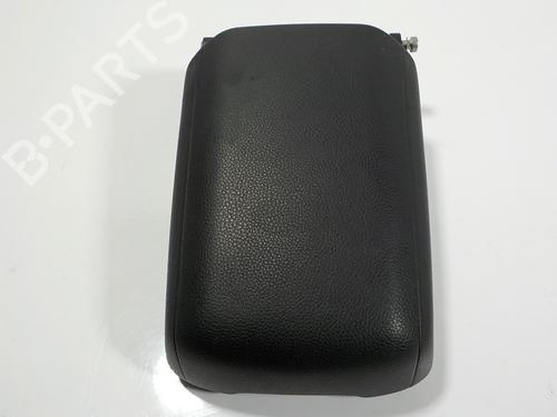 Used Armrest / Center console Armrest / Center console PORSCHE MACAN (95B) 3.0 S (340 hp) 12137915 12137915