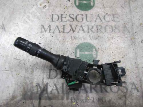 Used Headlight switch Headlight switch TOYOTA YARIS (_P13_) 1.3 (NSP130_, NSP130) (99 hp) 3857366 3857366