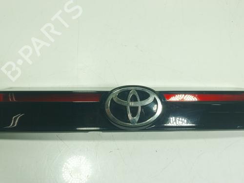 Used Tailgate handle TOYOTA YARIS CROSS (MXP_) 1.5 Hybrid (MXPJ11) (131 hp) 31647355