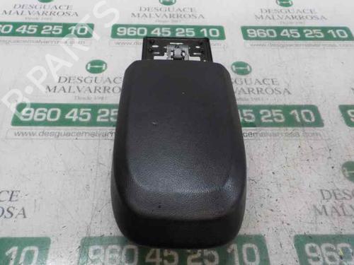 Used Armrest / Center console Armrest / Center console FORD KUGA I 2.0 TDCi (136 hp) 7152352 7152352