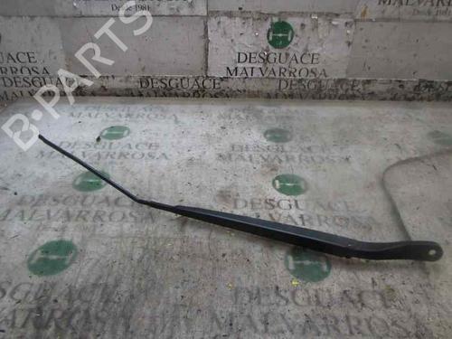 Used Front windshield wiper arm RENAULT MEGANE III Hatchback (BZ0/1_, B3_) [2008-2025]  3835943