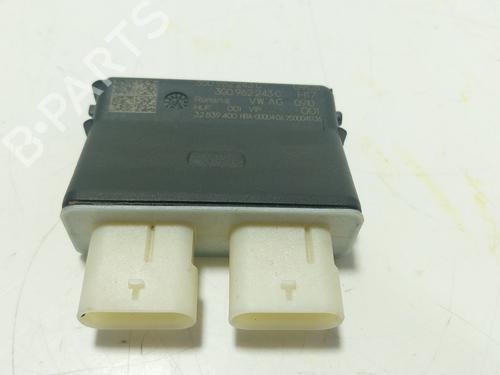 Used Electronic module SEAT LEON Sportstourer (KL8, KLD) 1.5 eTSI (150 hp) 30382876