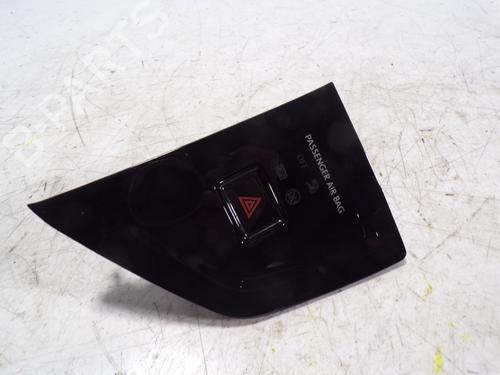 Used Warning switch Warning switch VW POLO VI (AW1, BZ1, AE1) 1.0 TSI (95 hp) 8913558 8913558