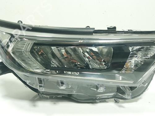 Used Right headlight TOYOTA RAV 4 V (_A5_, _H5_) 2.5 Hybrid (AXAH52) (218 hp) 31608387