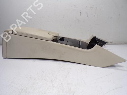 Used Armrest / Center console Armrest / Center console MERCEDES-BENZ CLS Shooting Brake (X218) CLS 250 CDI / BlueTEC / d (218.903, 218.904) (204 hp) 13948007 13948007