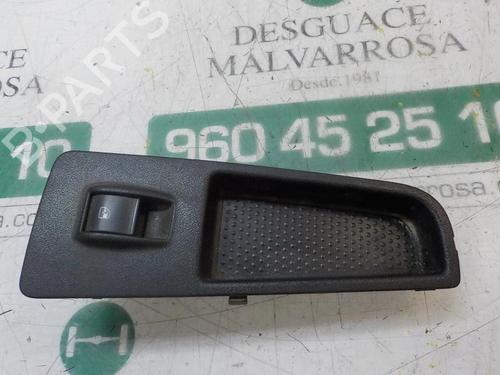 Used Right front window switch Right front window switch FIAT GRANDE PUNTO (199_) 1.3 D Multijet (199.AXD11, 199.AXD1A, 199.AXD1B,... (90 hp) 3865786 3865786