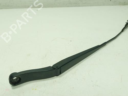 Used Front windshield wiper arm MG MG ZS SUV (AZS1) 1.5 VTi (106 hp) 27523537