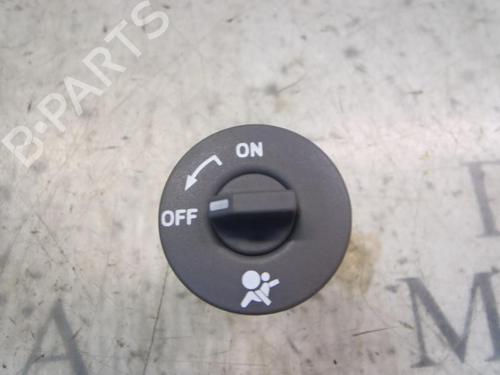Used Electronic module RENAULT MEGANE III Hatchback (BZ0/1_, B3_) 1.5 dCi (106 hp) 3799037